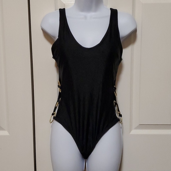 Mossimo swimsuit size small - Picture 1 of 8